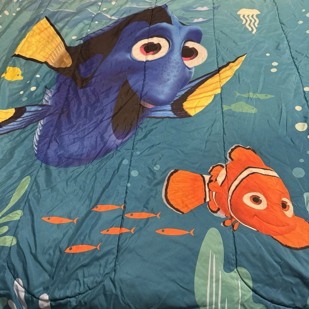 Disney‎ Finding Dory Nemo Twin - Full Comforter Bedding Blanket Read Description